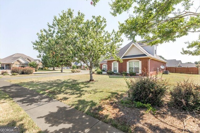 Building Photo - 136 Roseine Dr