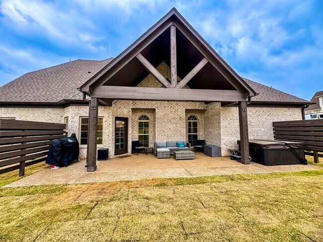 Building Photo - 224 Poplar Ln