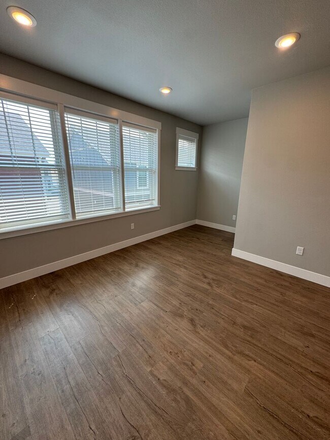 Foto del edificio - 6147 Elysian Rd