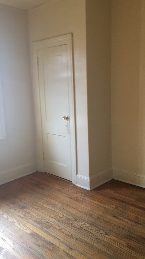 Building Photo - 14 Standish St