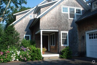 Building Photo - 29 McGuirk St
