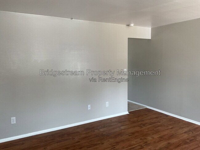 Foto del edificio - 4953 Leeper St
