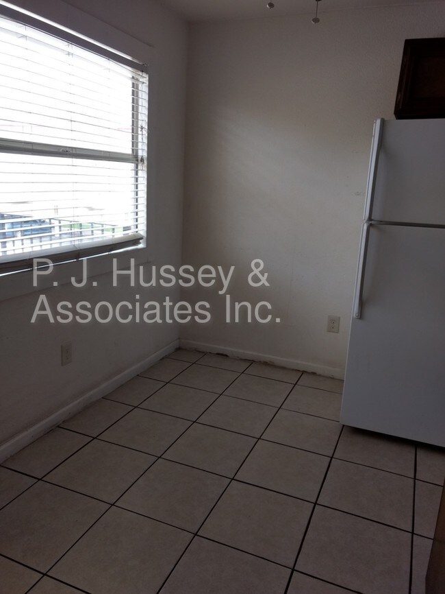 Building Photo - 3346 W Harmont Dr