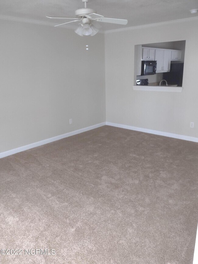 Foto del edificio - 904 Springwood Dr