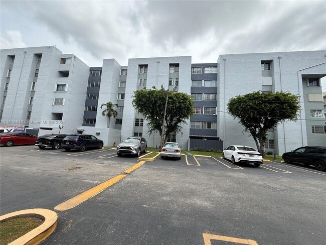 Foto del edificio - 750 NW 43rd Ave
