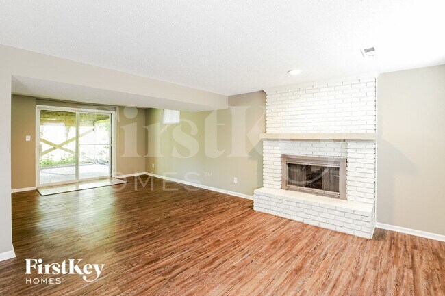 Foto del edificio - 5906 NW Harris Dr