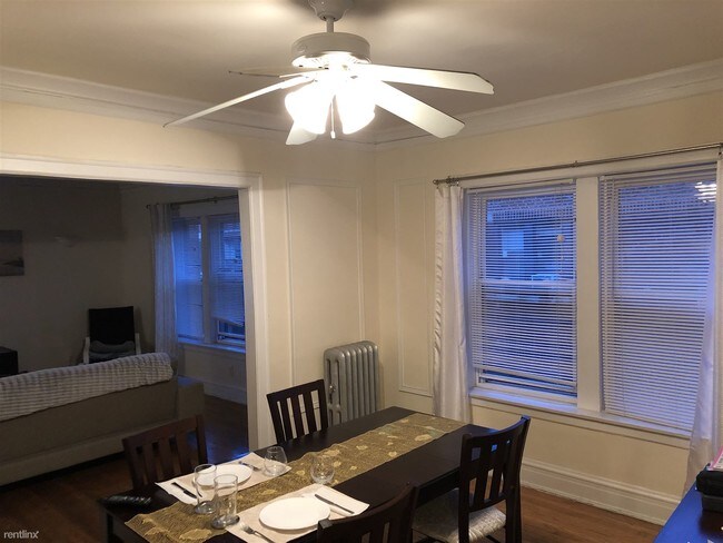 Building Photo - 1 br, 1 bath Apartment - 2816 N Cambridge Ave