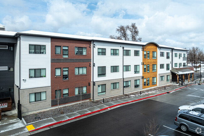 Building Photo - East 72