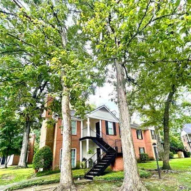 Building Photo - Heart of Baton Rouge-Spacious 3-bedroom,2-bathroom Condominium