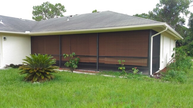 Building Photo - 4554 Targee Ave