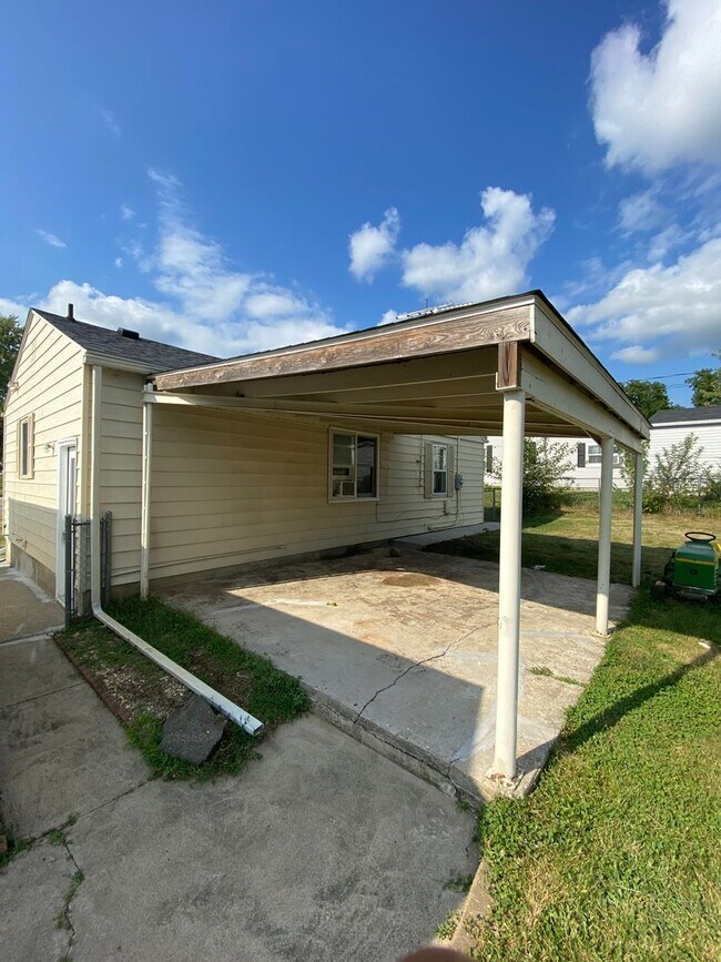 702 E 20th St S, Newton, IA 50208 House Rental in Newton, IA