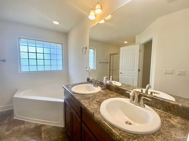 Building Photo - 3175 Cornell Dr