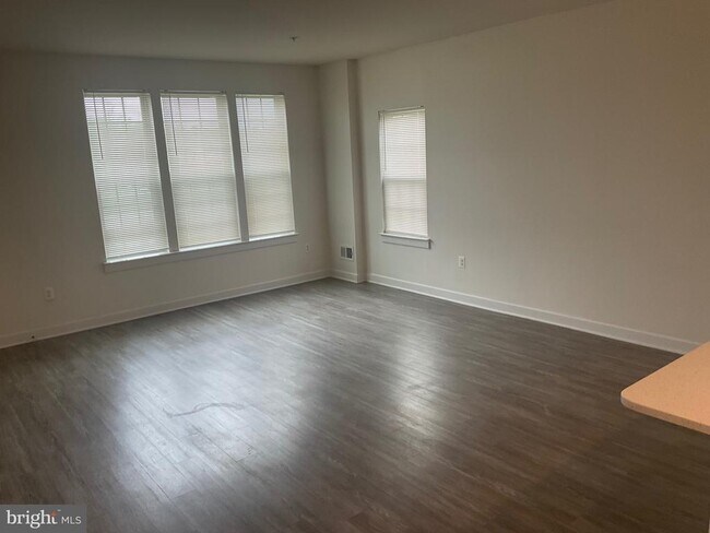 Foto del edificio - 14400 Mattawoman Dr