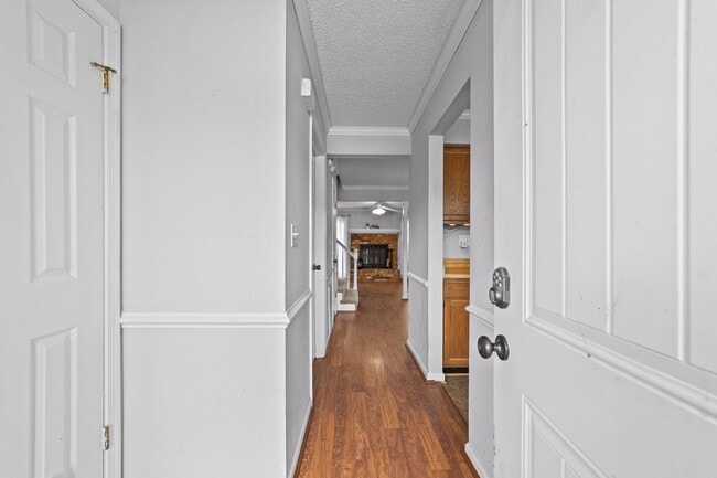 Building Photo - 802 Nottaway Dr