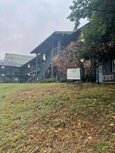 Building Photo - 803 Hillview Heights Building Photo - 803 Hillview Heights