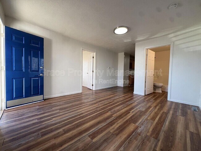 Foto del edificio - 310 S 2nd Ave