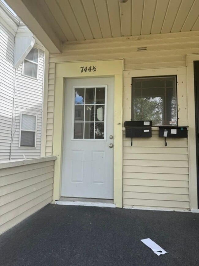 Building Photo - 744 Nevada St