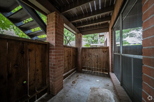 2BR, 2BA - 975SF - Walnut Terrace Apartments