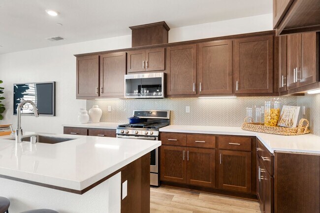 Building Photo - Provence Townhomes - Natomas