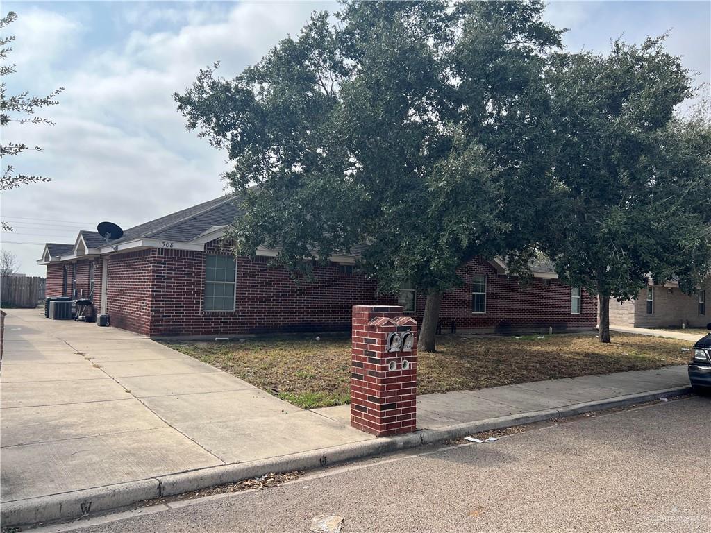 1308 W Prosperity Dr, Edinburg, TX 78541 Room for Rent in Edinburg, TX