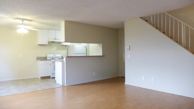 Building Photo - 2110 Crenshaw Blvd