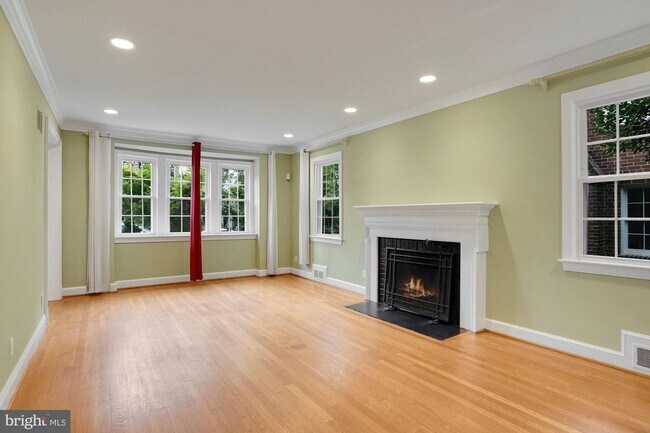 Building Photo - 3270 Worthington St NW