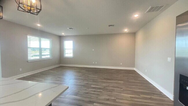 Building Photo - 13741 Green Hammock Pl