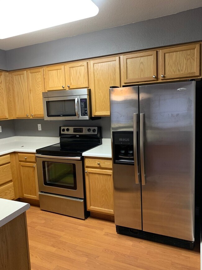 Foto del edificio - Beautiful Well Maintained 3 bedroom 3.5 bathroom Home