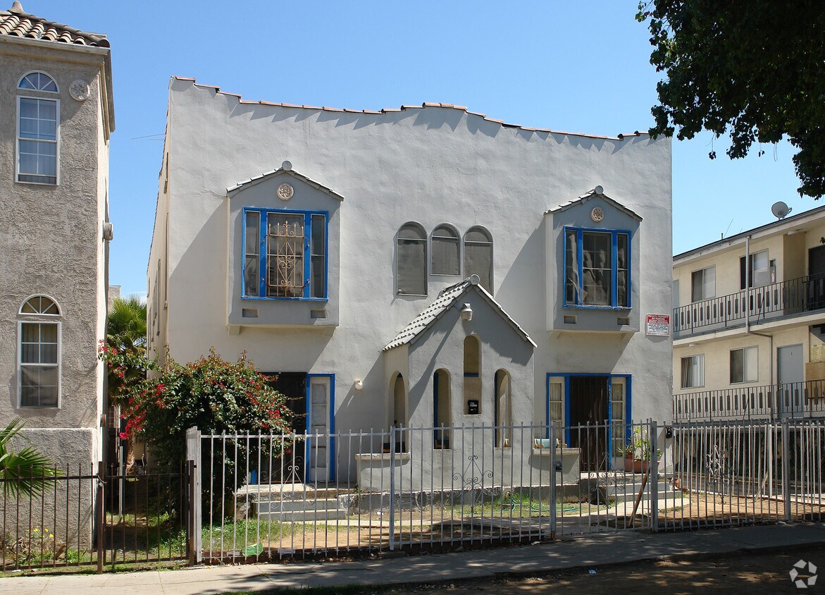 Primary Photo - 532 N Alexandria Ave