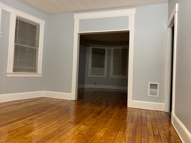 Foto del edificio - 145 Castleton Ave