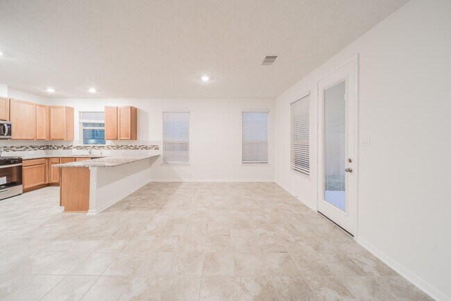 Building Photo - 27618 Mesabe Dr