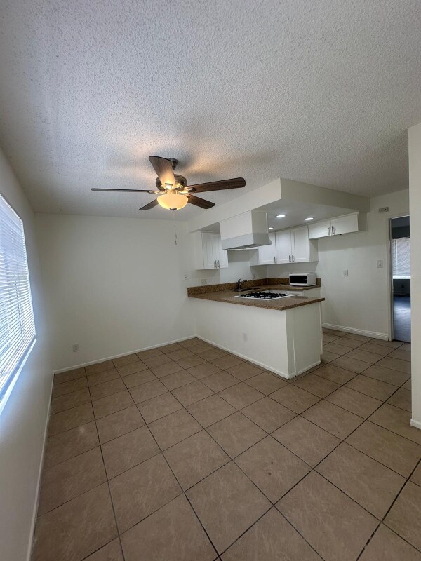 Foto del edificio - 8531 Rose St