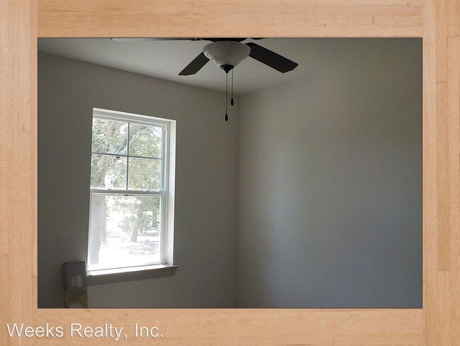 Building Photo - 1612 E Moreno St