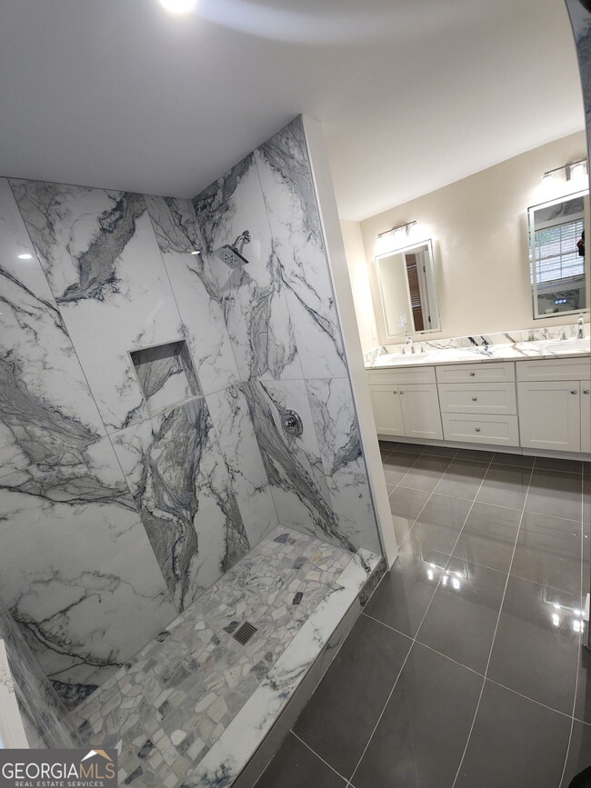 Building Photo - 5170 Lost Dutchman Dr