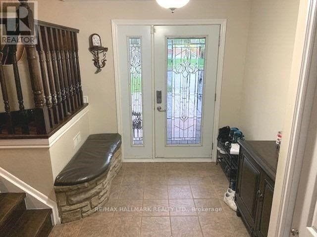 Building Photo - 122 Wyndcliff Crescent