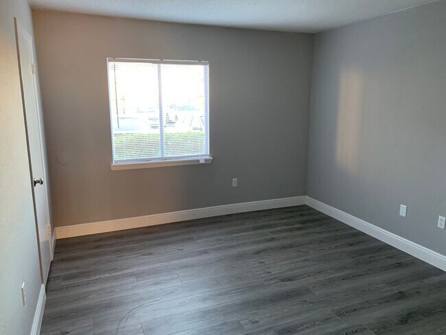 Foto del edificio - FOR RENT!!! SPACIOUS 3 BEDROOM 2 BATHROOM ...