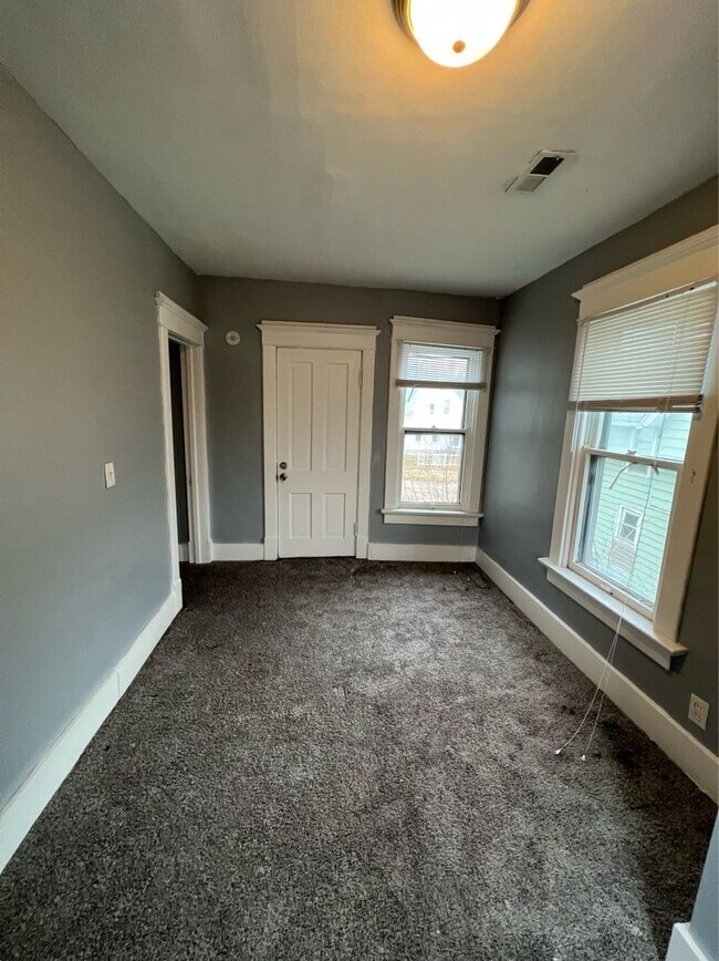 Foto del edificio - 2723 6th Ave