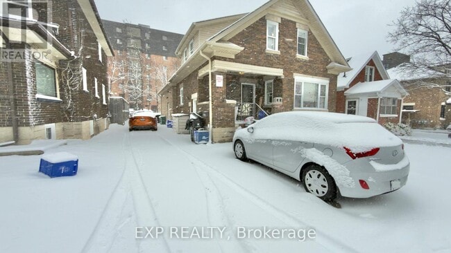 Building Photo - 16 Marshall St