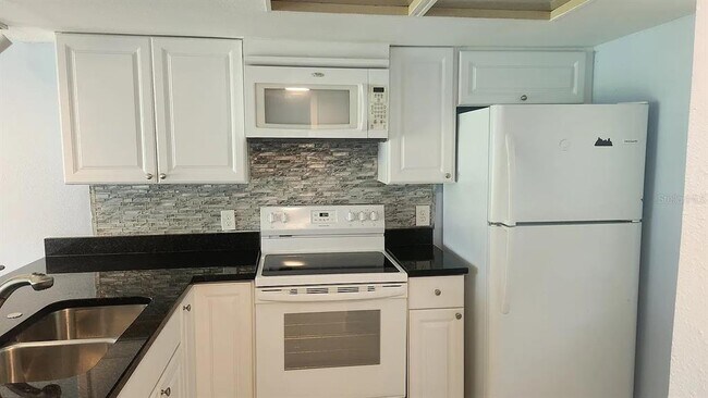 Foto del edificio - 5038 Terrace Palms Cir