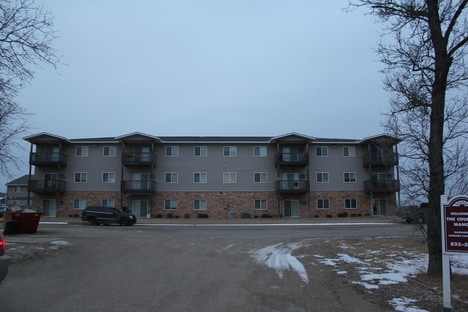 Primary Photo - Country Manor