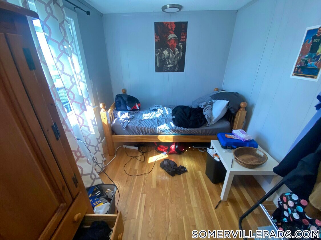 Primary Photo - 62 Woods Ave