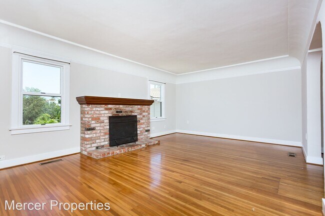 Building Photo - 3 br, 2 bath House - 4713 Van Dyke Ave.
