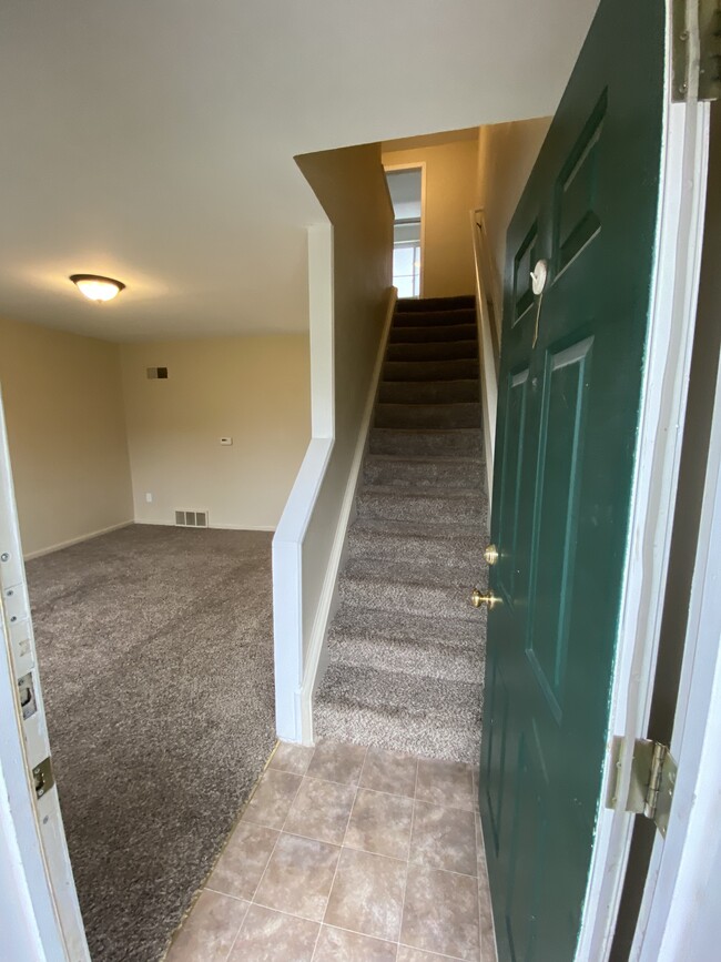 >Entrance - Donovan Townhomes