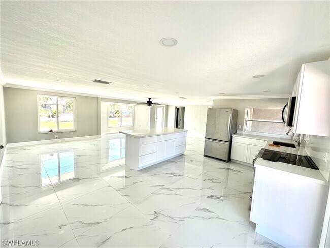 Building Photo - 1015 Wilshire Dr
