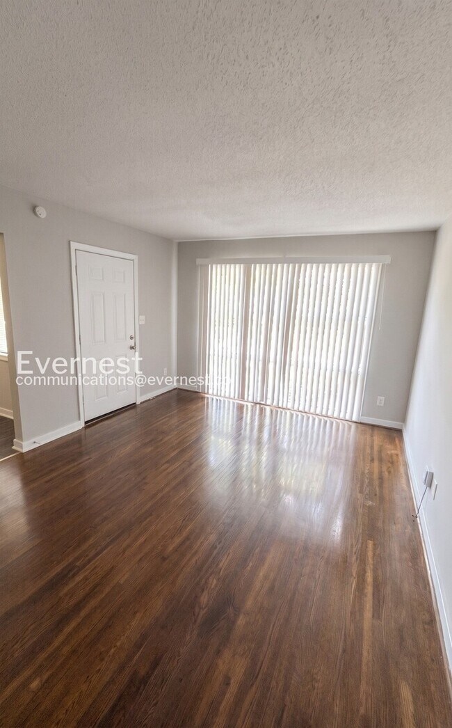 Foto del edificio - 224 13th Ave NE