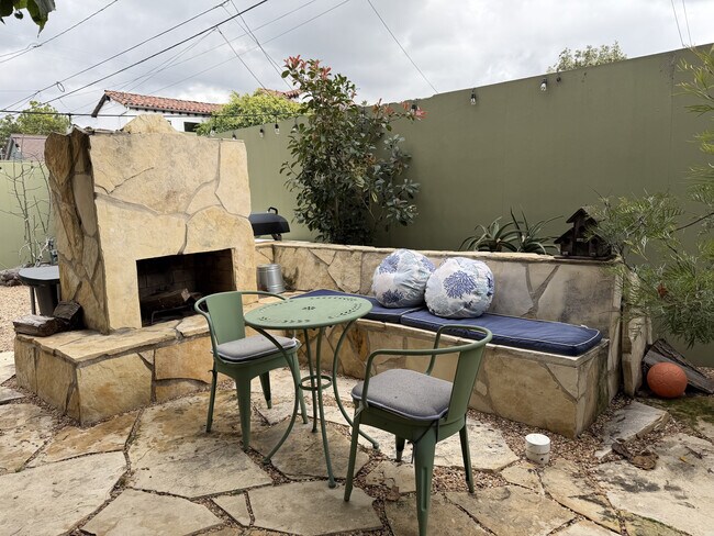 Foto del edificio - 744 Navy St