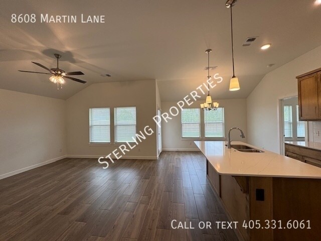 Building Photo - 8608 Martin Ln