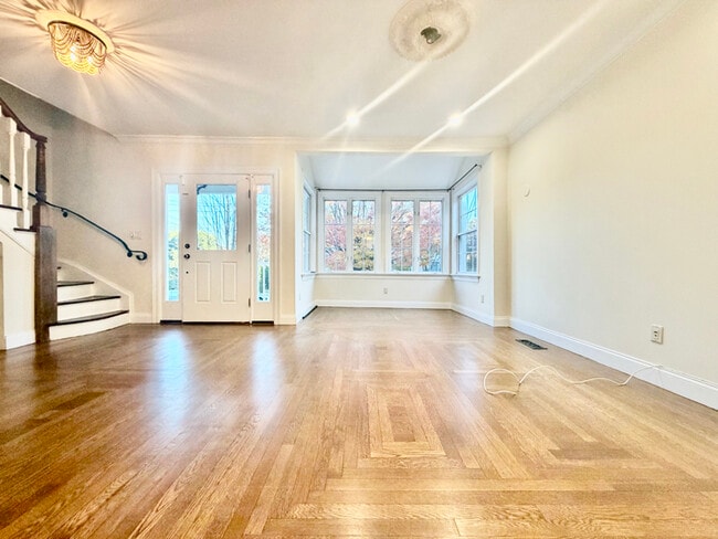 Building Photo - 27 Nautilus Pl