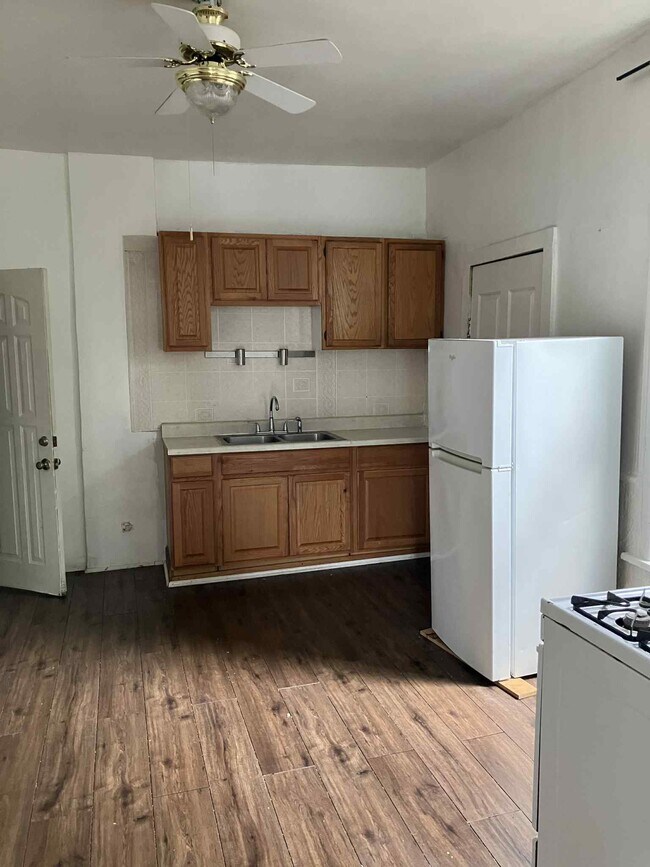 Foto del edificio - 1723 W 17th St