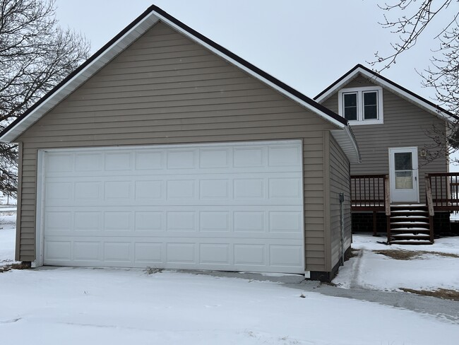 Detached garage - S13190 County Road K